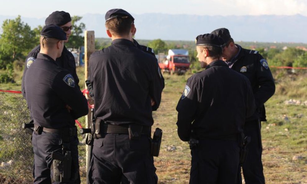 Škabrnja policija