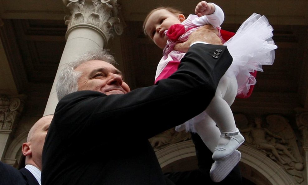 Tomislav Nikolić s curicom