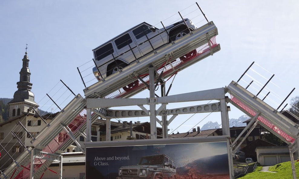 Mercedes-G-Class-12C572_004
