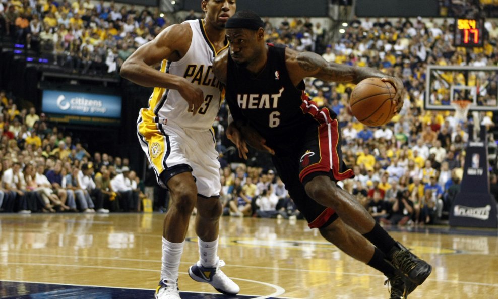 LeBron James protiv  Indiana Pacersa