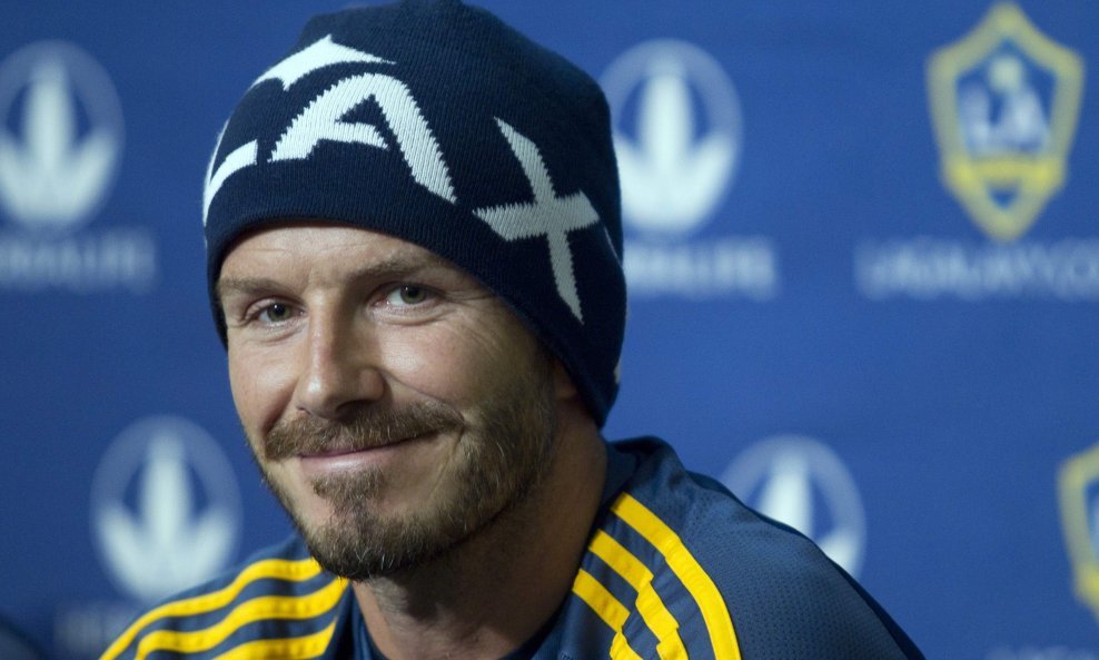 Kape baš poput ove kakve nosi David Beckham ili neke slične verije dat će poseban pečat muškom stylingu.