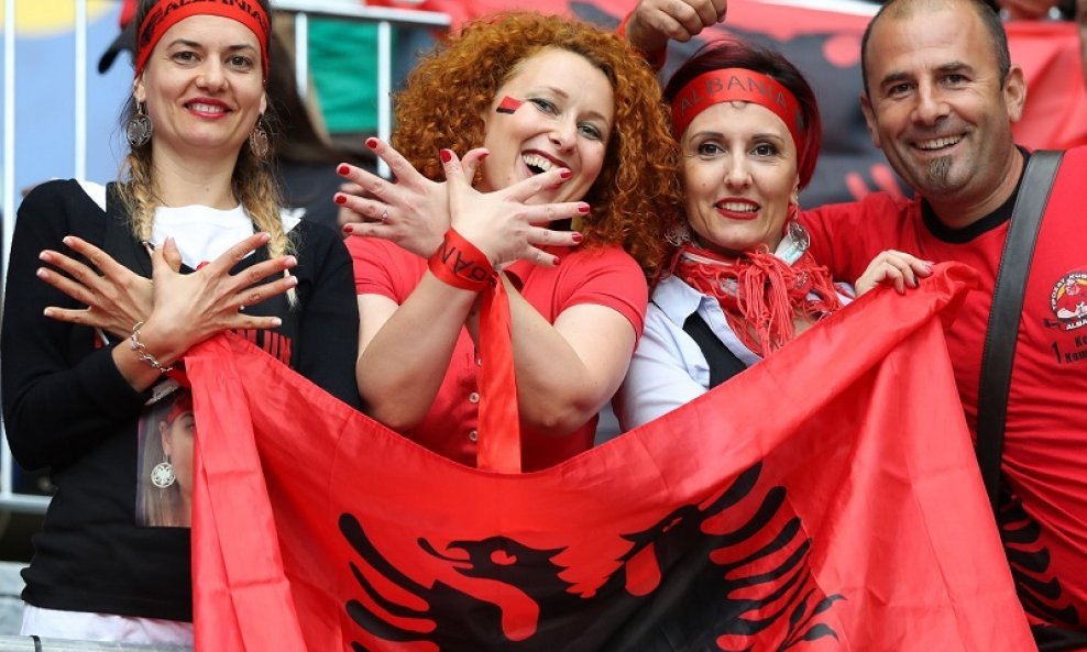 Albanske navijačice