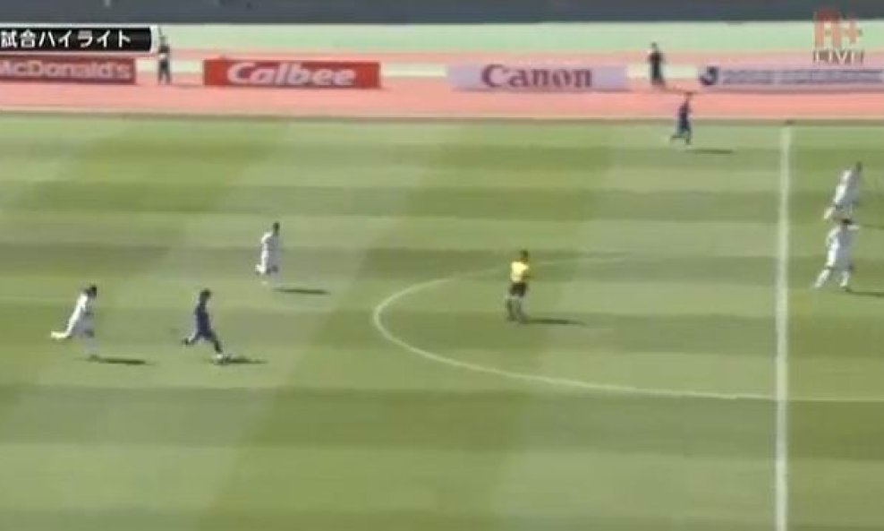Gol Toshihiro Aoyama