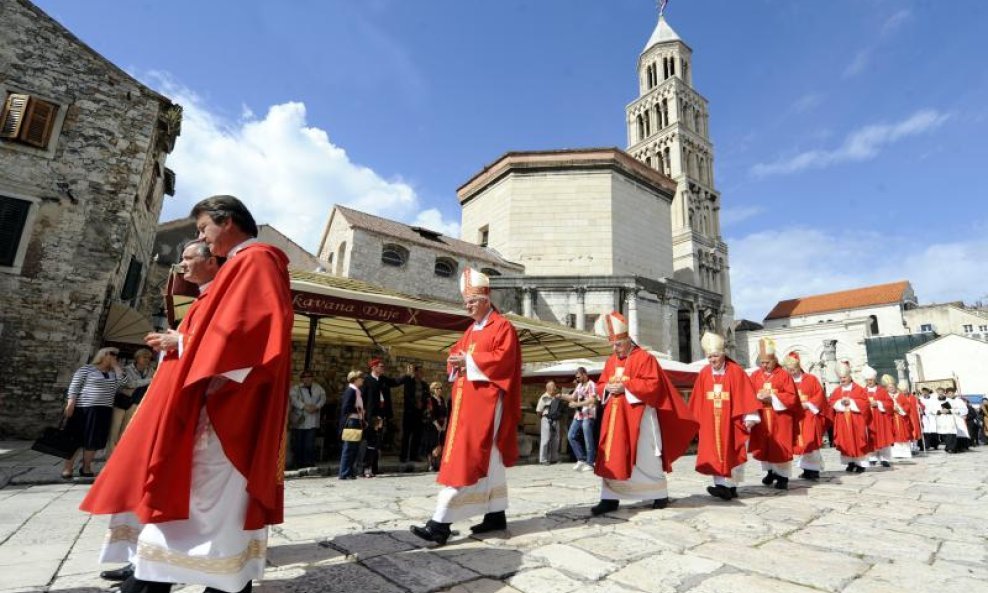 sveti duje procesija