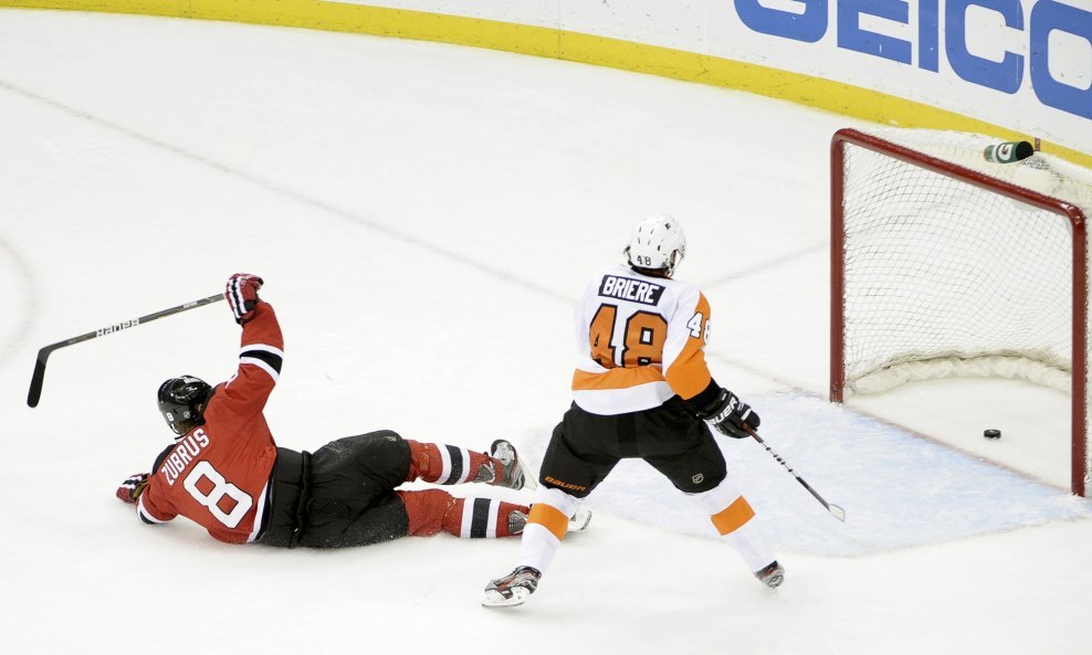 New Jersey Devils Dainius Zubrus 2012 Philadelphia Flyers Danny Briere