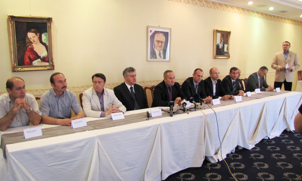 podrška Karamarku  osječko-baranjski hdz