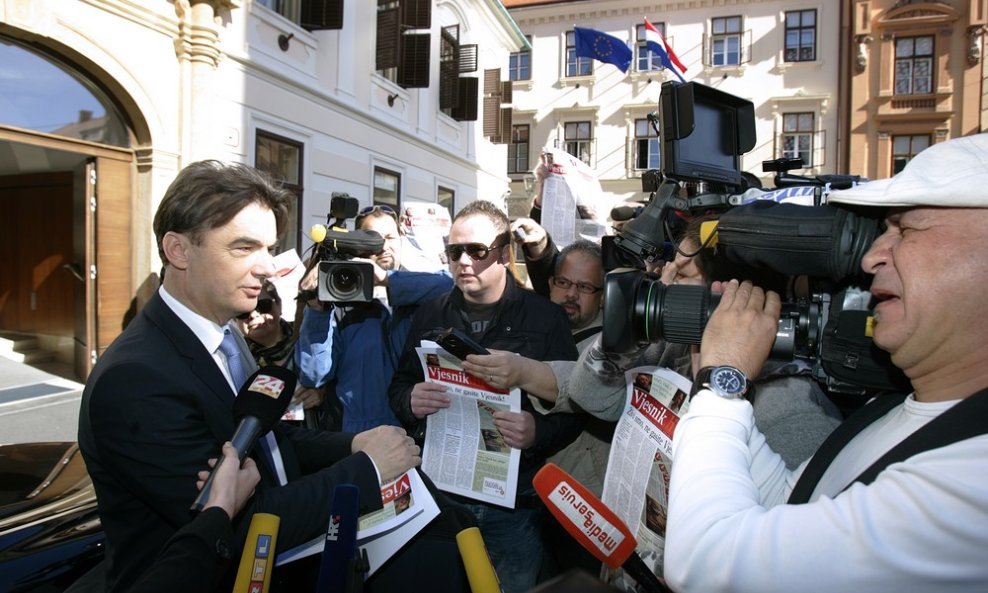 Prosvjed zaposlenika Vjesnika ispred zgrade Vlade (8) - Branko Grčić