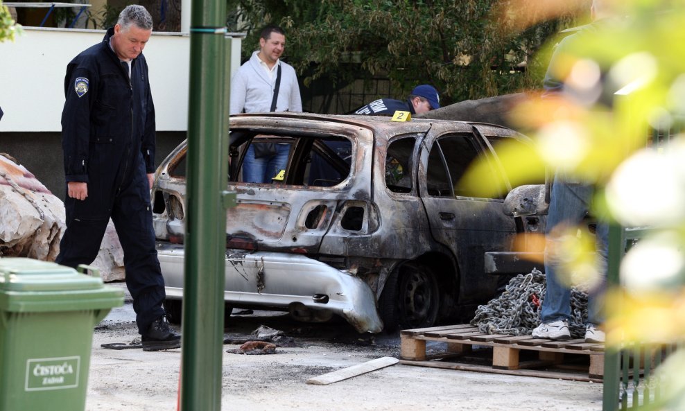 požar auto policija