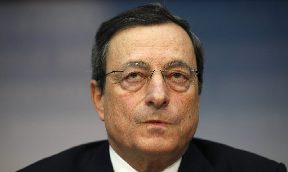 mario draghi krvavih očiju