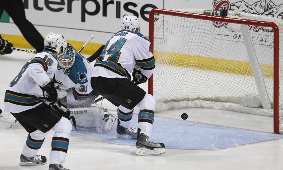 Marc-Edouard Vlasic (desno)