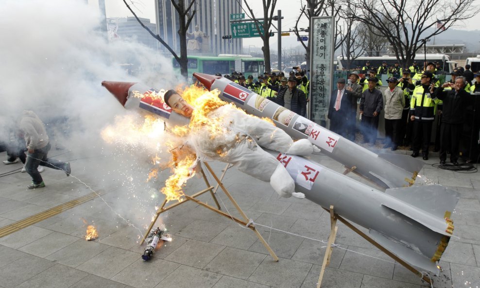 Sjeverna koreja raketa