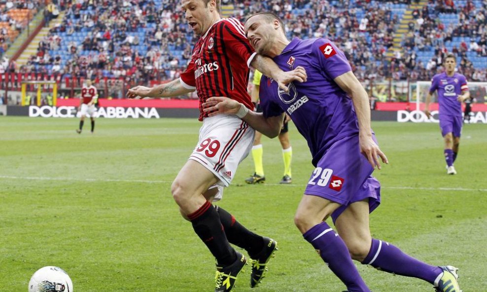 Antonio Cassano (L) i Lorenzo De Silvestri (Fiorentina)