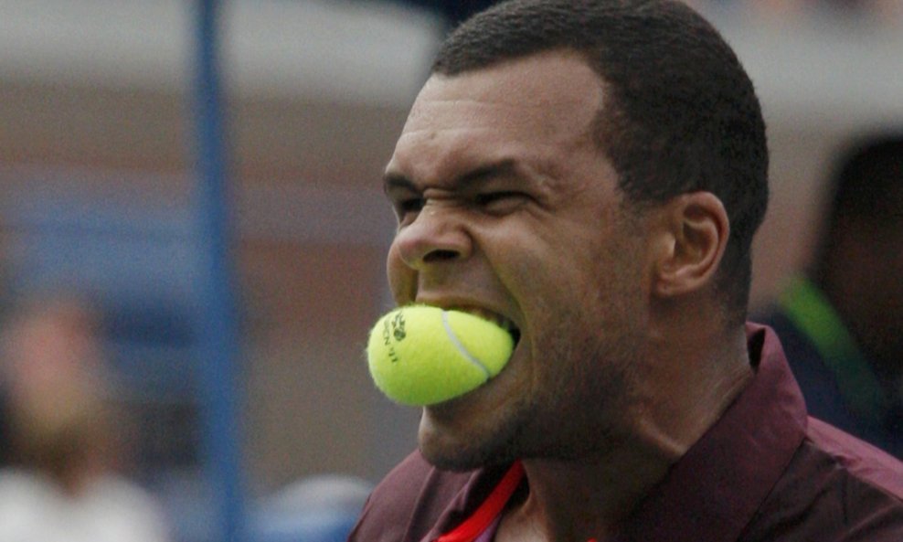 Jo Wilfried Tsonga jede lopticu