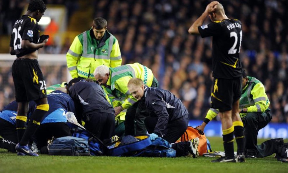 Tottenham Hotspur vs. Bolton Wanderers  Fabrice Muamba