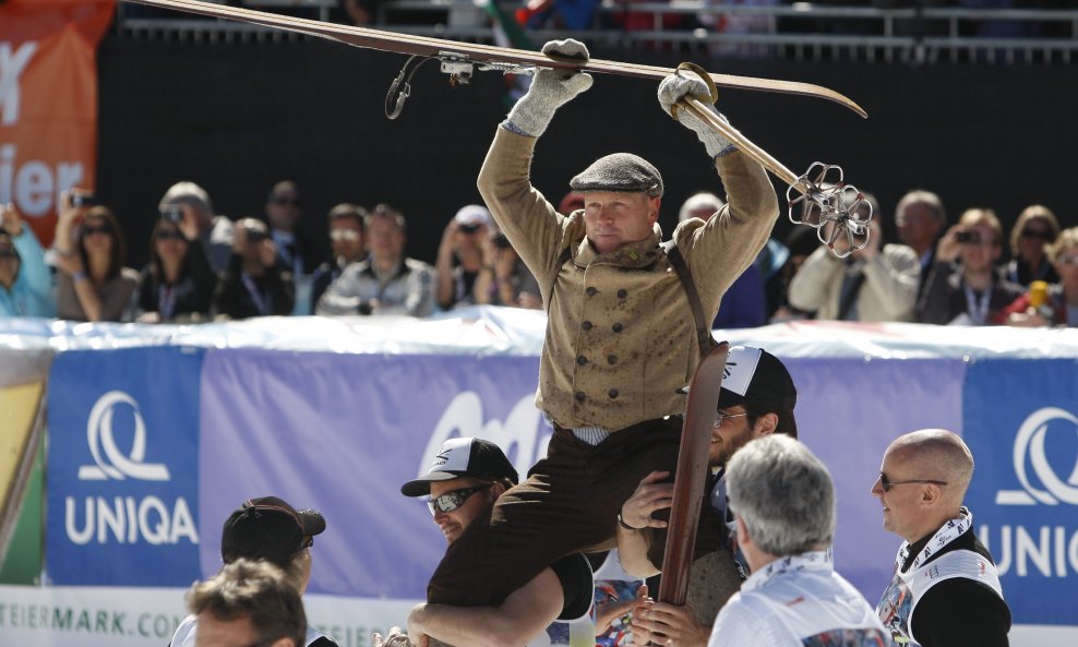 Didier Cuche oproštaj drvene skije