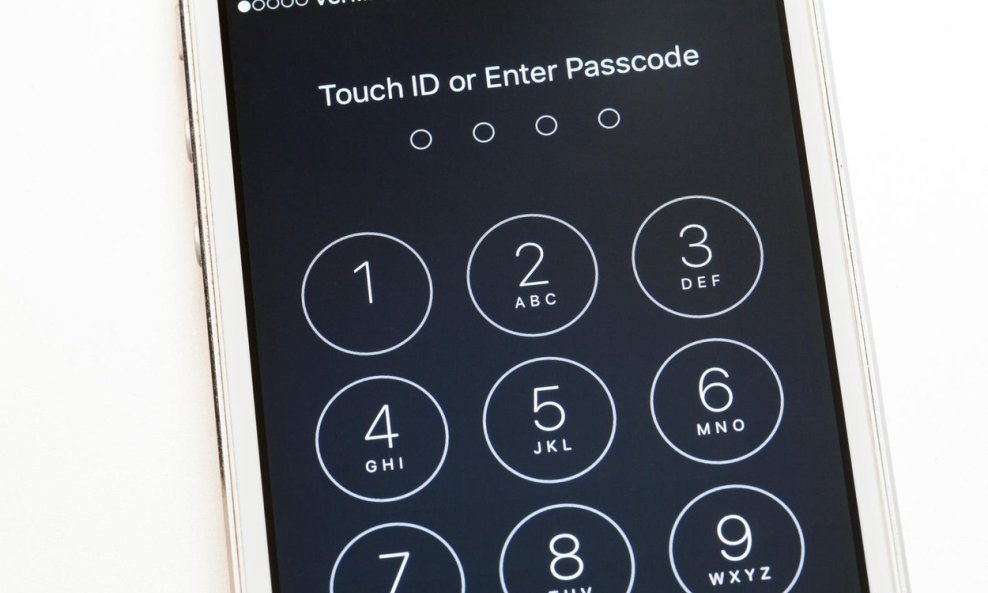 Ne morate žrtvovati vid zbog vašeg iPhonea