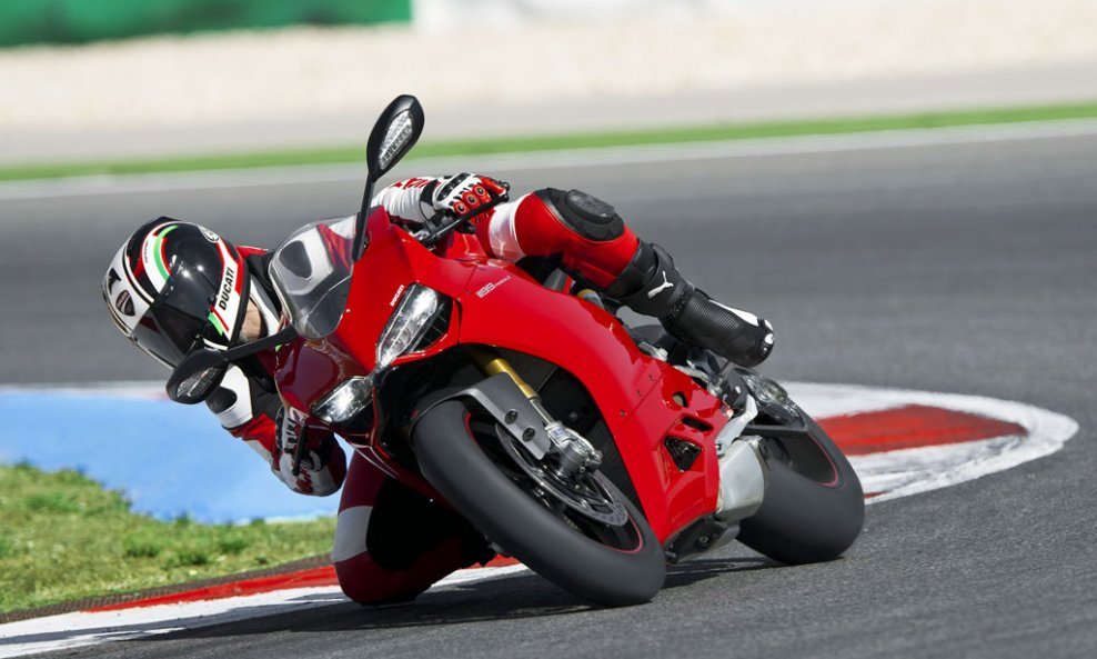 121911-2012-ducati-1199-panigale-s