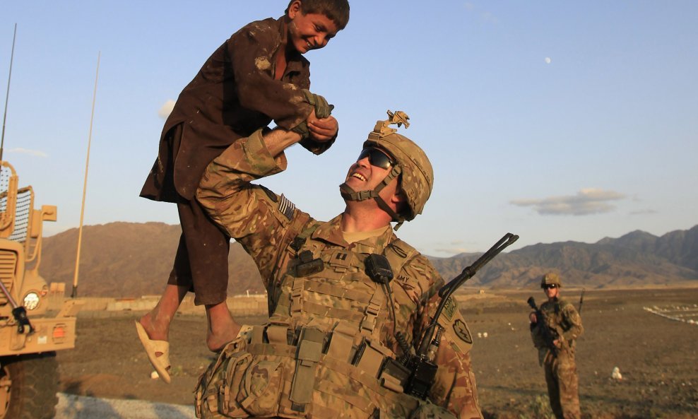 ISAF djeca Afganistan