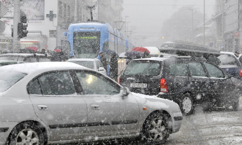 SNIJEG ZAGREB PROMET TRAMVAJ