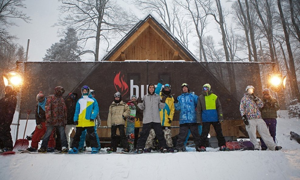 rideri na rail sessionu, snowboarding