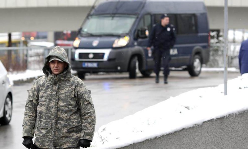 Srpska policija i specijalci