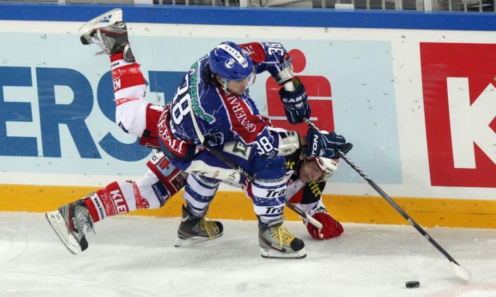 Frank Banham Medveščak KAC Ice Fevber 2012. Arena