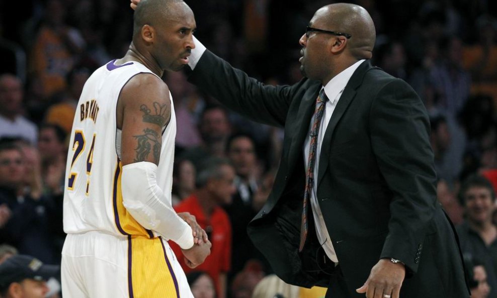 Trener Mike Brown i Kobe Bryan