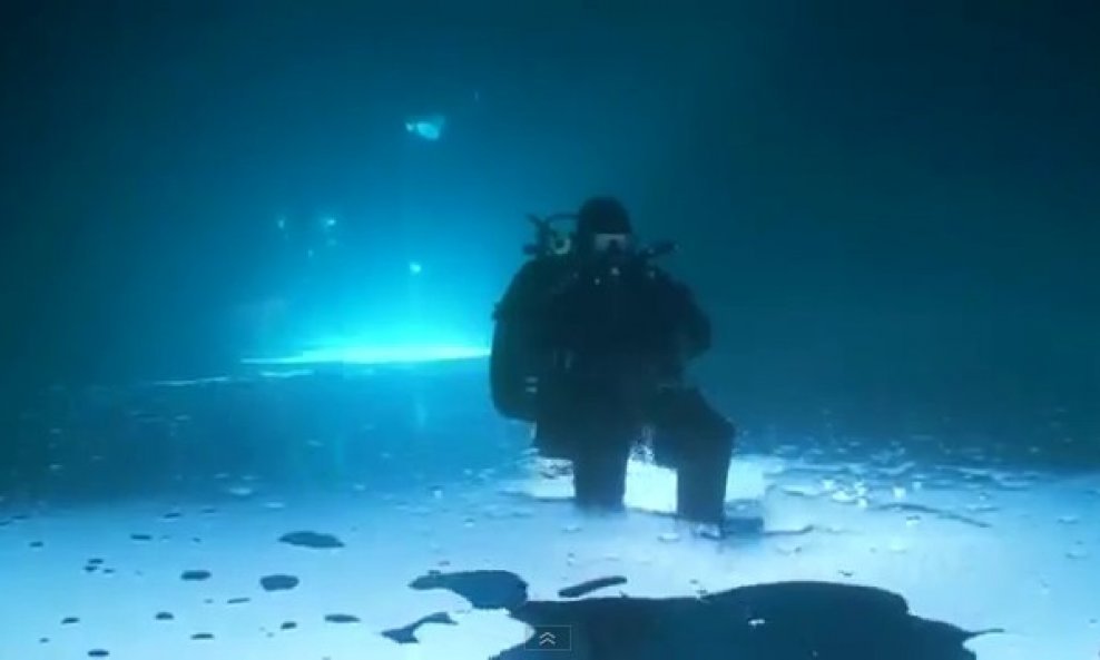 podvodno pecanje na ledu