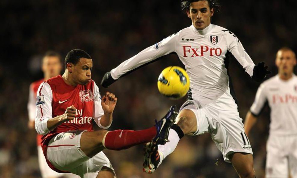 Bryan Ruiz (Fulham) i Francis Coquelin (Arsenal)
