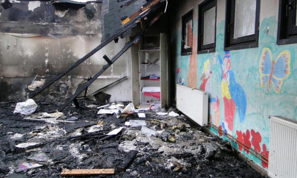izgorjela škola u Ćeralijama