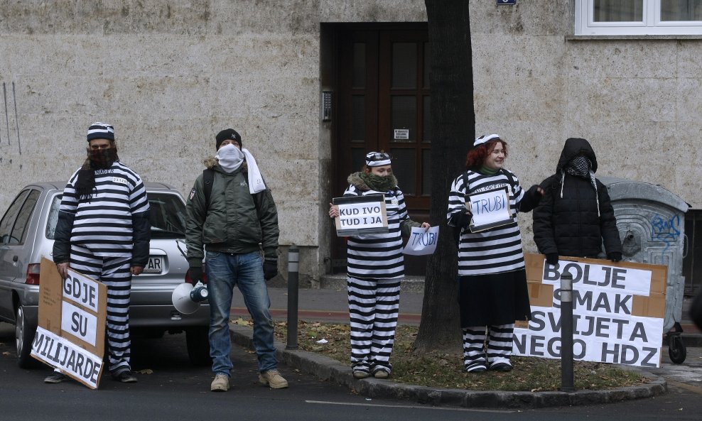prosvjed_hdz7-011211