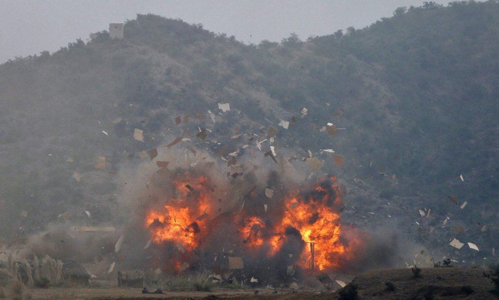 Eksplozija vojni napad pakistan afganistan