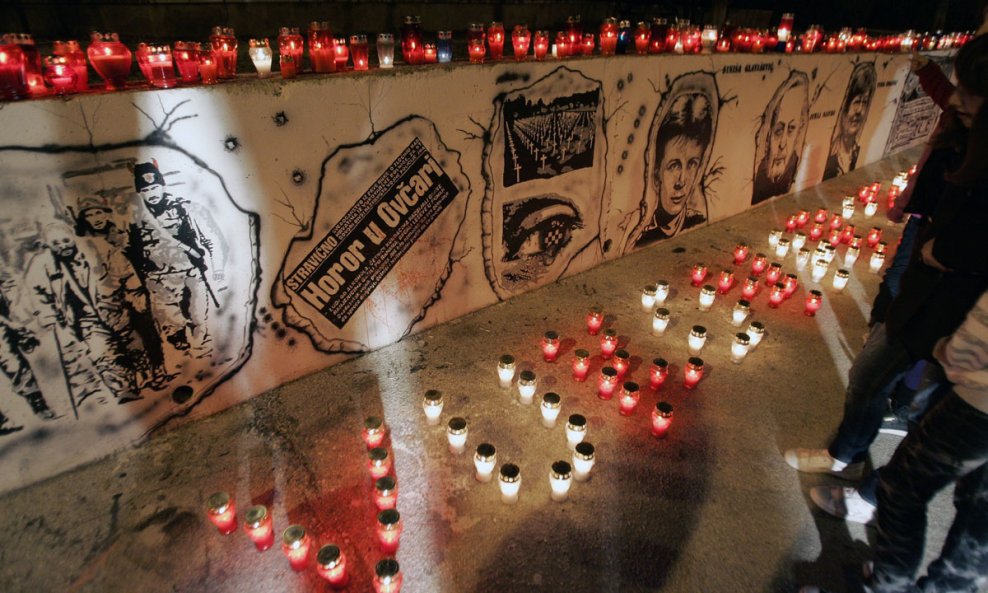 Svijeće za Vukovar u Splitu (04)