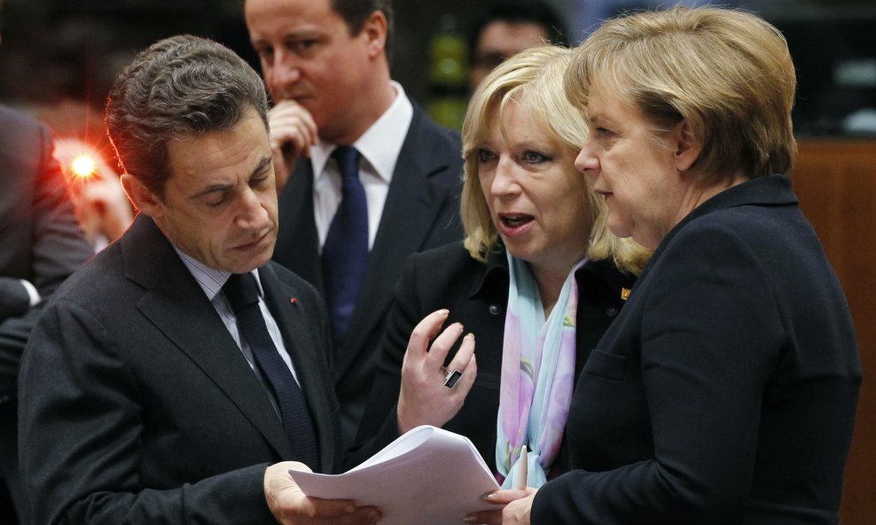 Sarkozy, Cameron, Radicova i Merkel