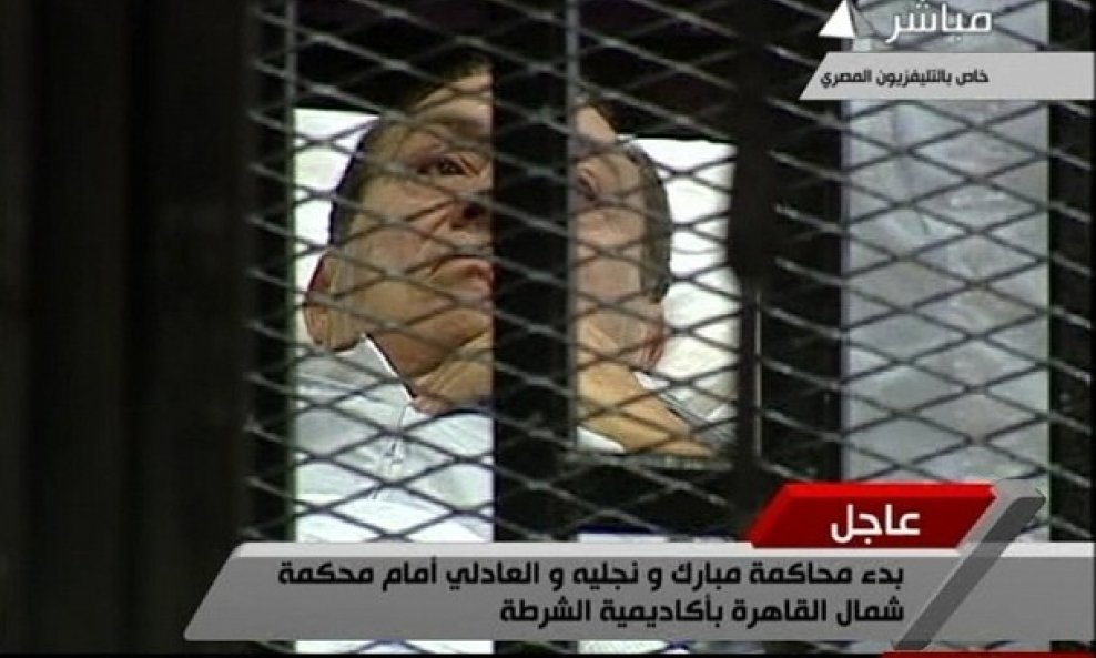 Hosni Mubarak u kavezu