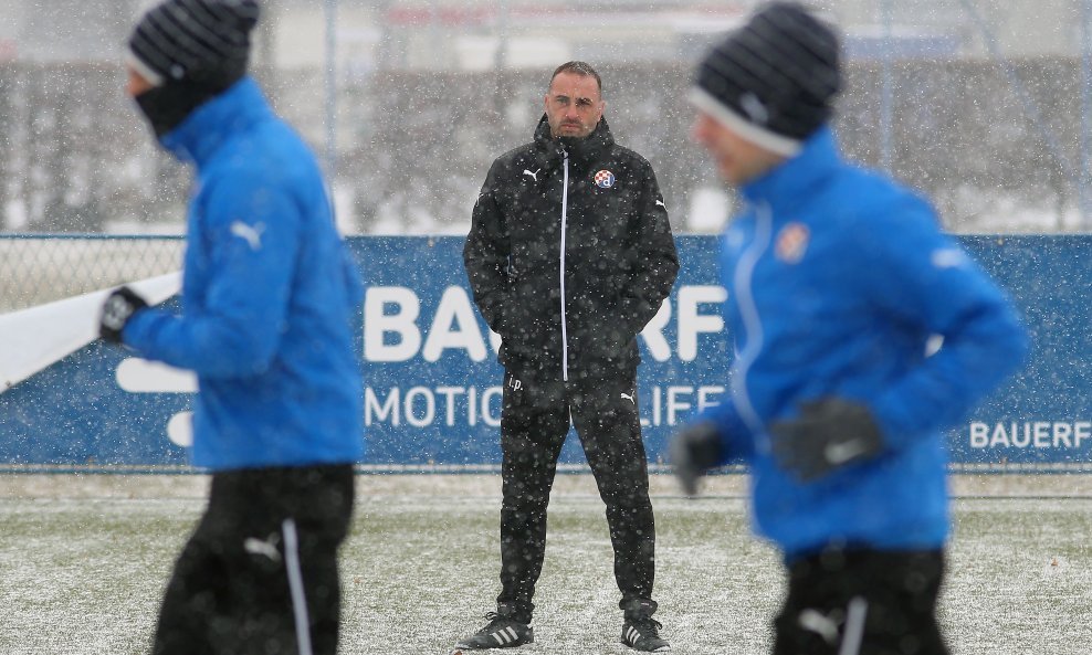 DINAMO TRENING PETEV SNIJEG