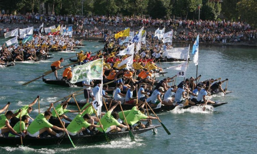 Maraton lađa u Metkoviću (1)