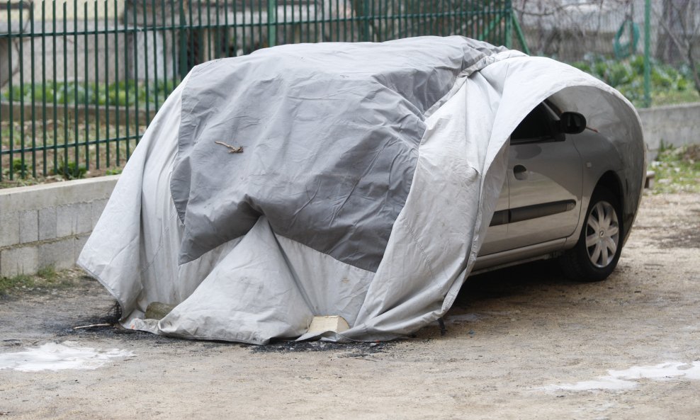 Zapaljeni automobil Zadar