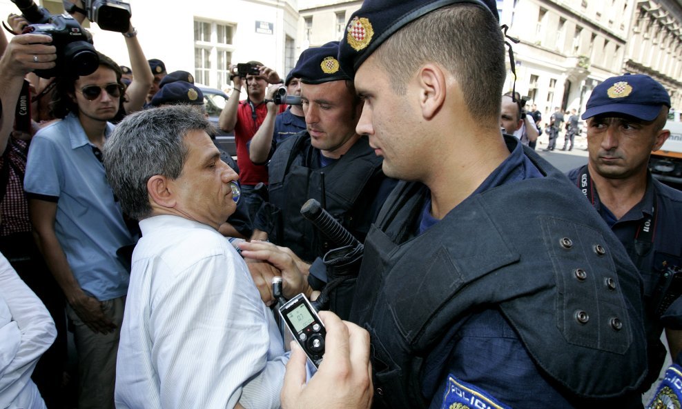 prosvjed u varšavskoj, policija