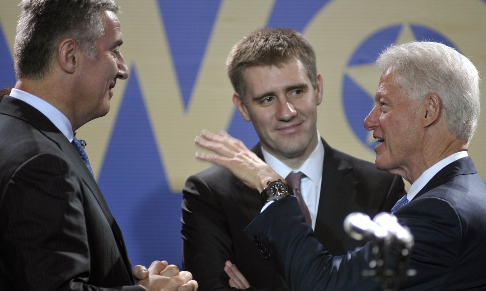 Bill Clinton s Milom Đukanovićem i njegovim nasljednikom Igorom Lukšićem
