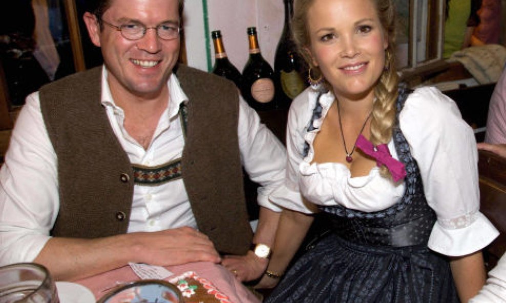 Karl-Theodor zu Guttenberg sa suprugom