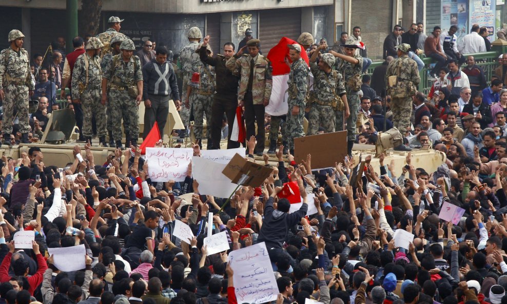 Bratsvo vojske i prosvjednika u Egiptu