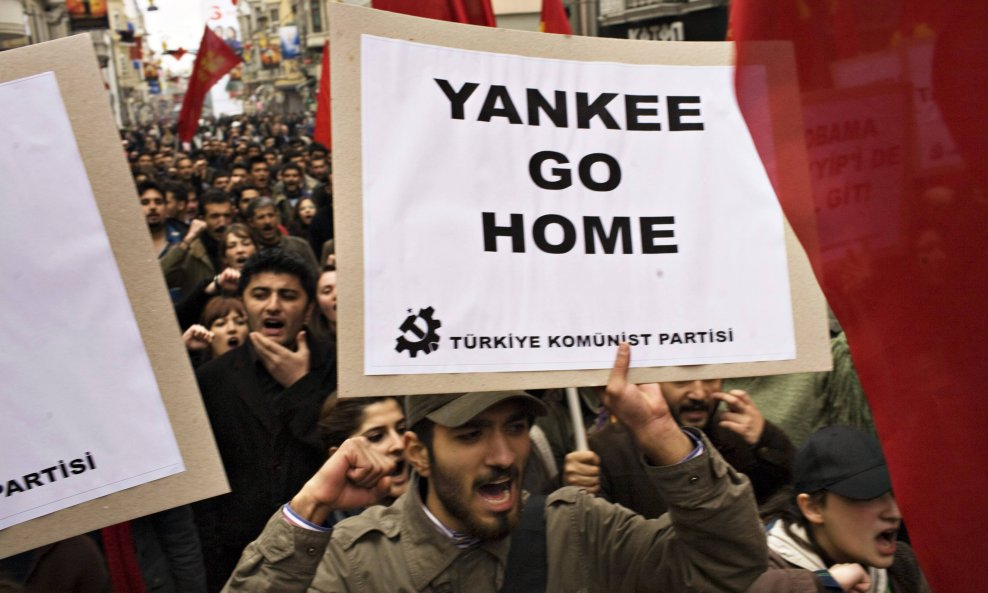 Obamu su i u Turskoj dočekali antiamerički prosvjednici