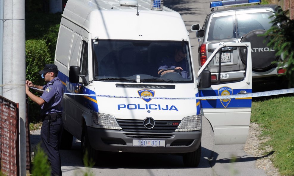 Policija na očevidu u Dubravi