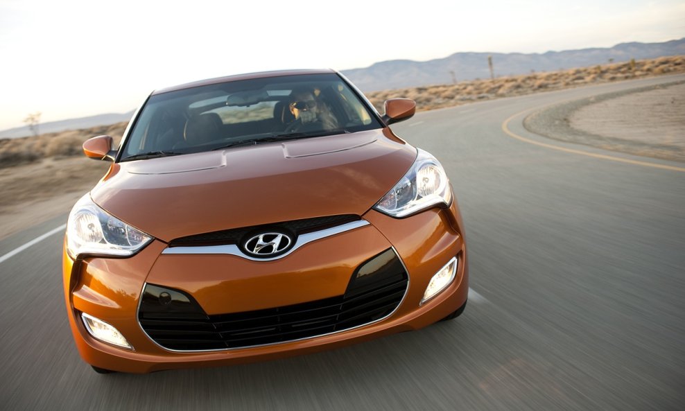 14-2012-hyundai-veloster