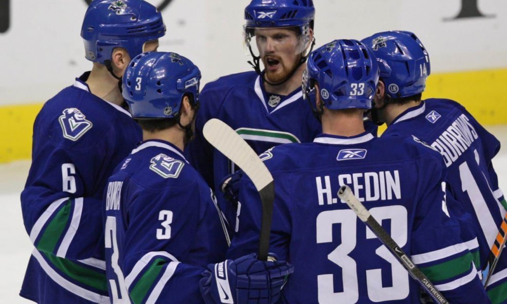 Henrik Sedin i suigrači Vancouver