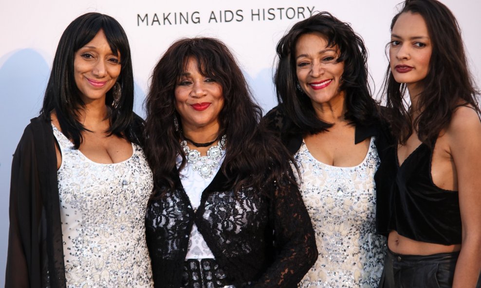 Debbie Sledge, Joni Sledge, Kim Sledge i Julie Allen-Sledge