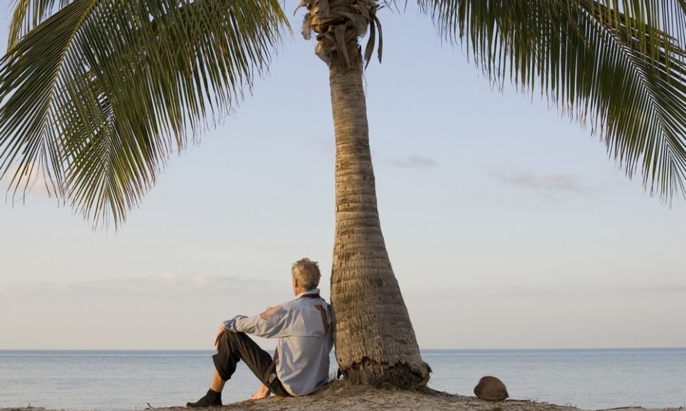 zaglavio na usamljenom otočiću palma usamljeni otok