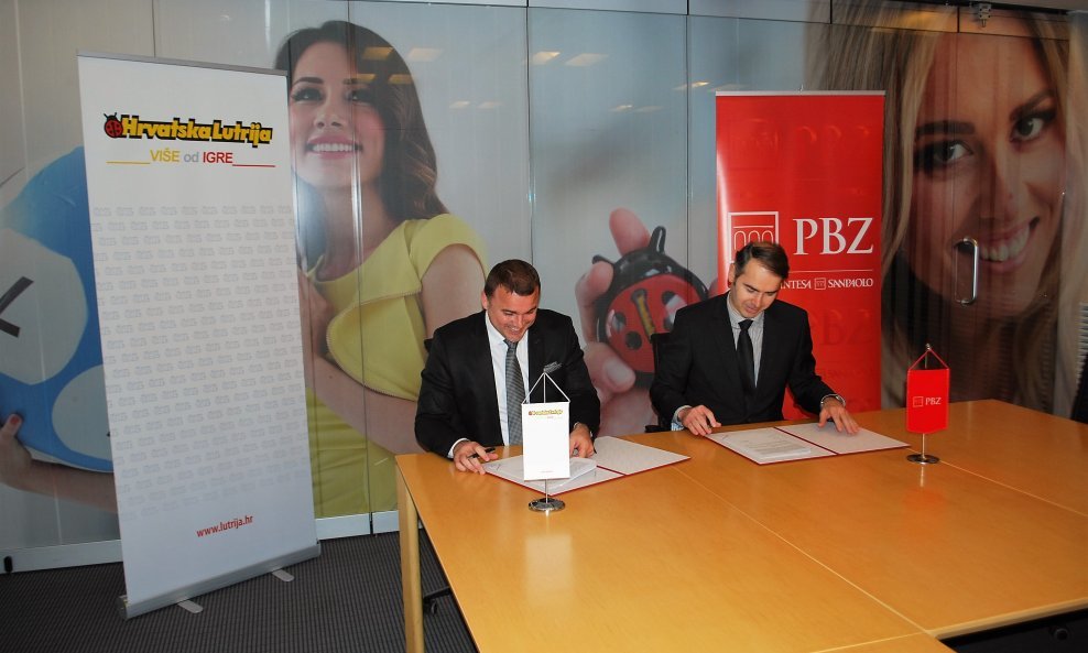 Potpisivanje ugovora između Hrvatske Lutrije i PBZ-a 