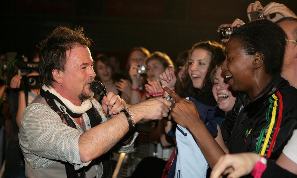 Gibonni medju publikom